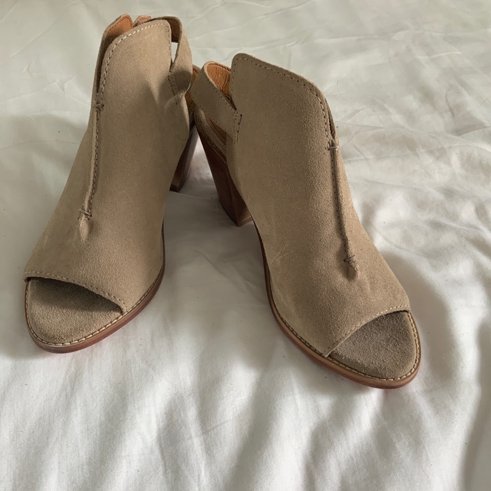 FRYE Courtney Ash Sling Block Heel Sandal